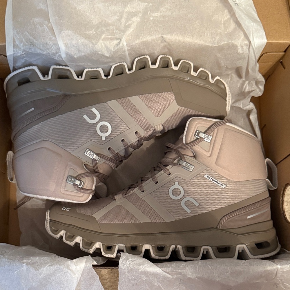 On Running - cloud rock waterproof - desert / clay